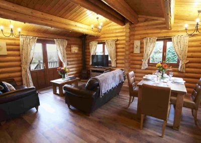 Maple-Lodge-Lounge-Eye-Kettleby-Lakes