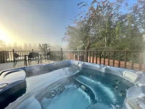 Walnut Lodge hot tub