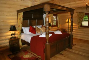 Walnut Lodge four poster